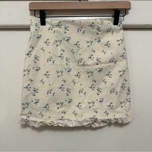 Urban Outfitters Cream Ruffled Mini Pencil Skirt size small